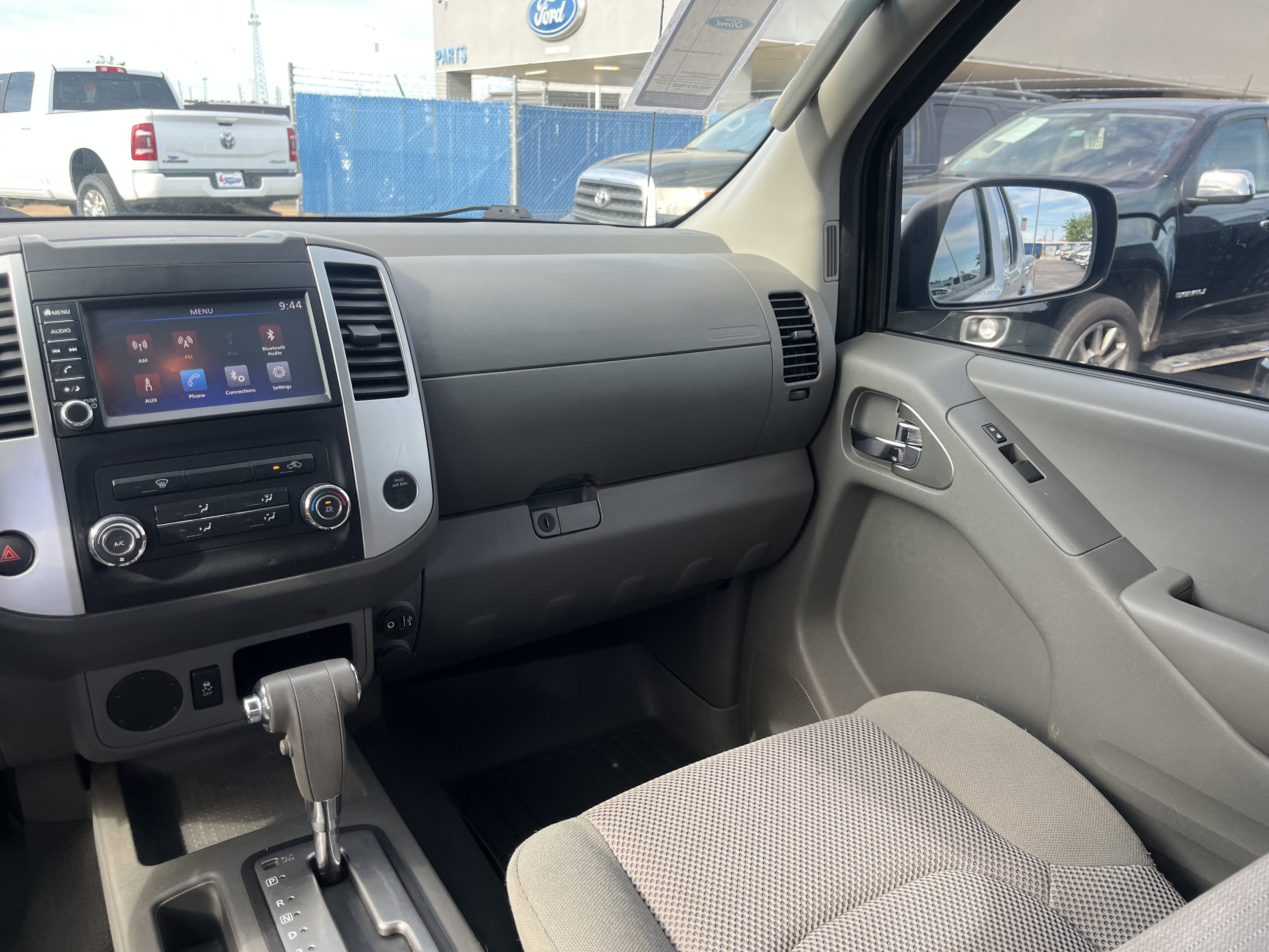 Used 2019 Nissan Frontier SV image 29
