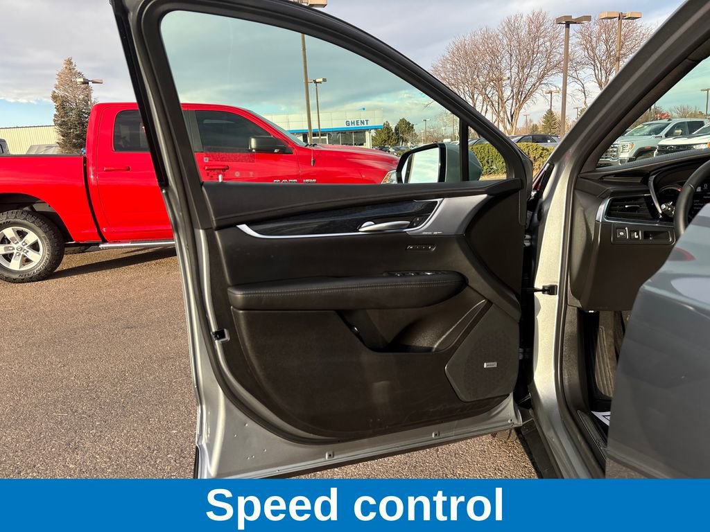 Used 2025 Cadillac XT5 Premium Luxury image 11