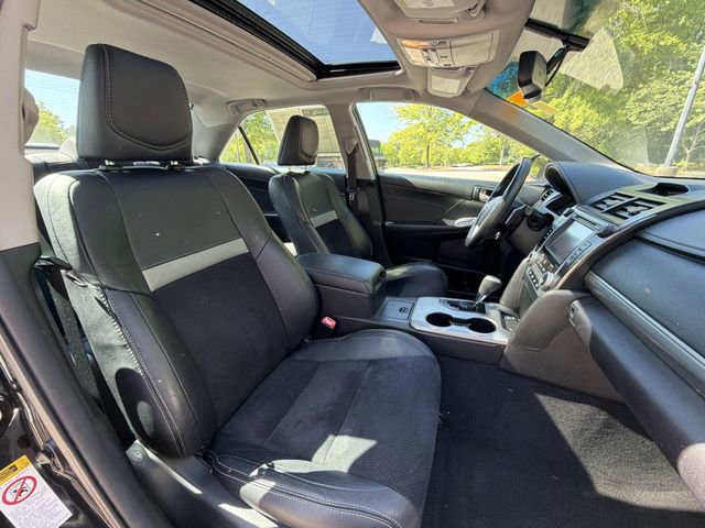 Used 2014 Toyota Camry SE w/ Leather Package FWD image 27