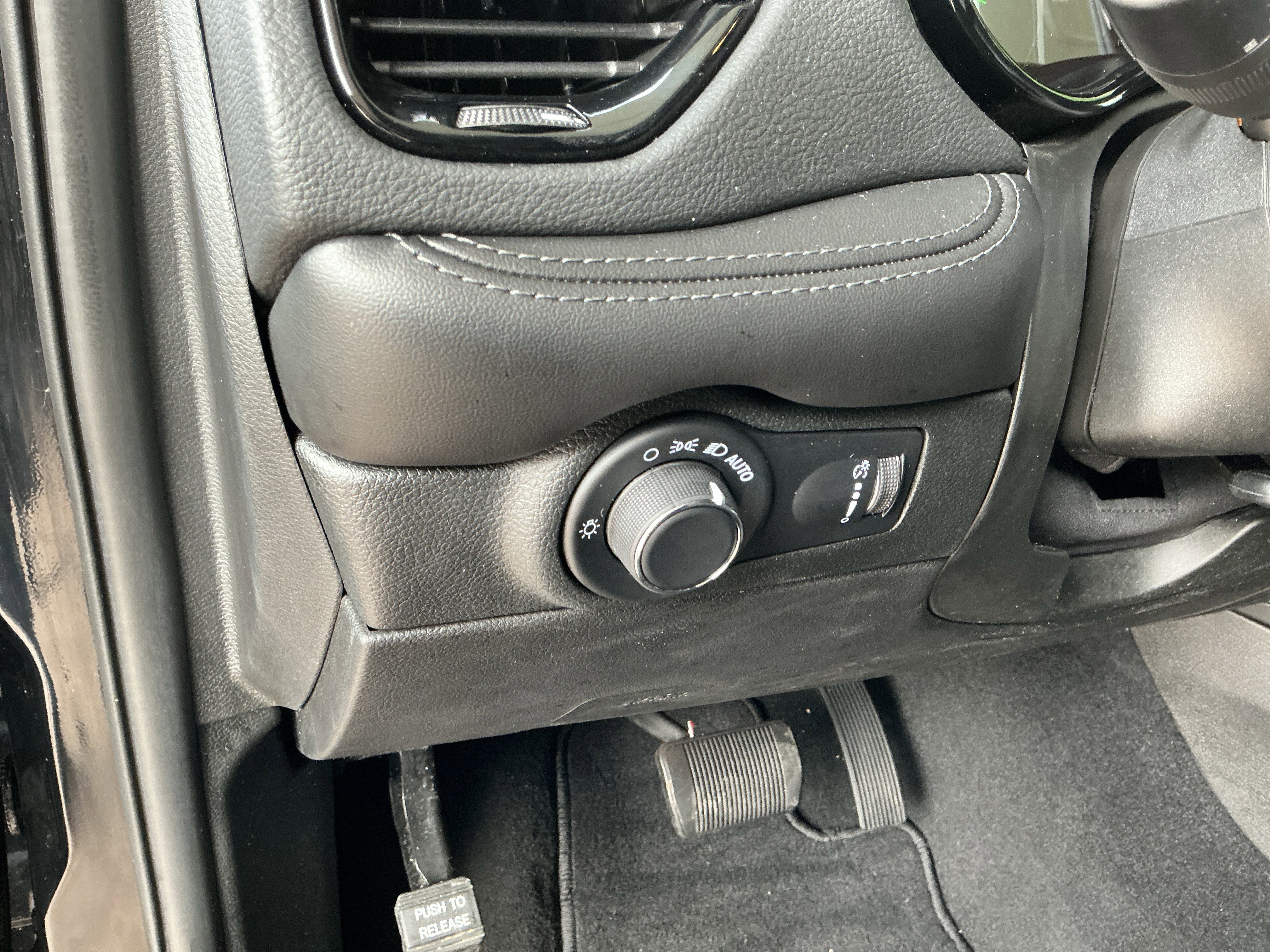 Used 2023 Dodge Durango SXT Launch Edition image 26