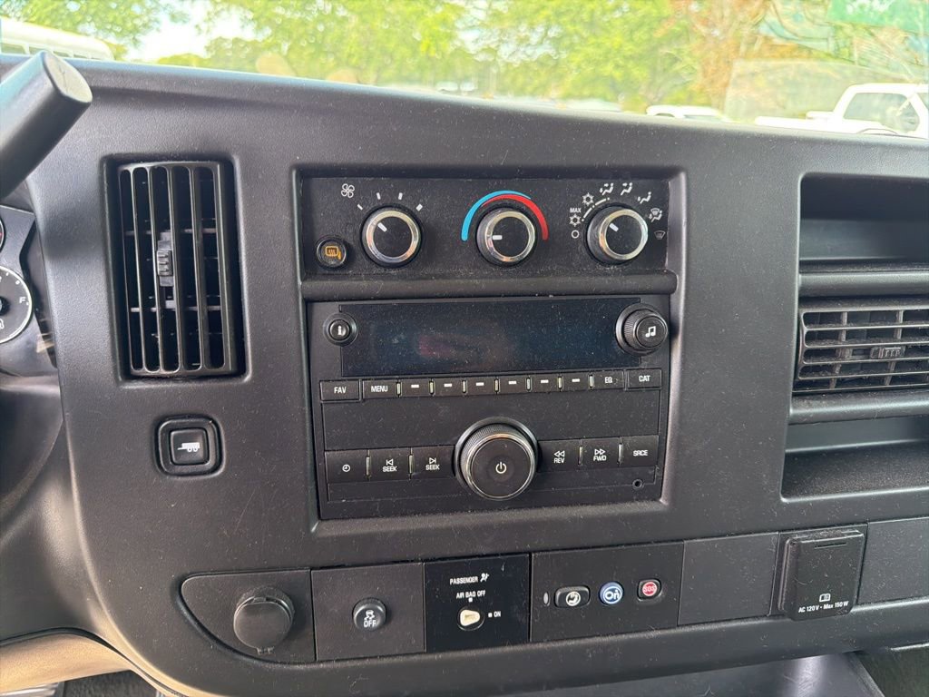 Used 2018 Chevrolet Express 3500 LT w/ LT Preferred Equipment Group RWD image 12