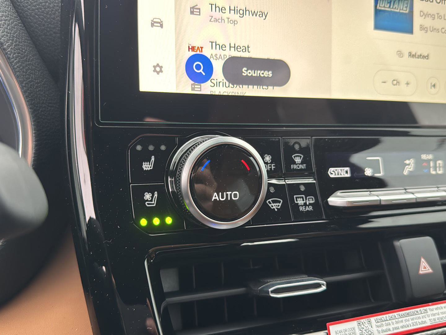 New 2026 Toyota Highlander Platinum image 24