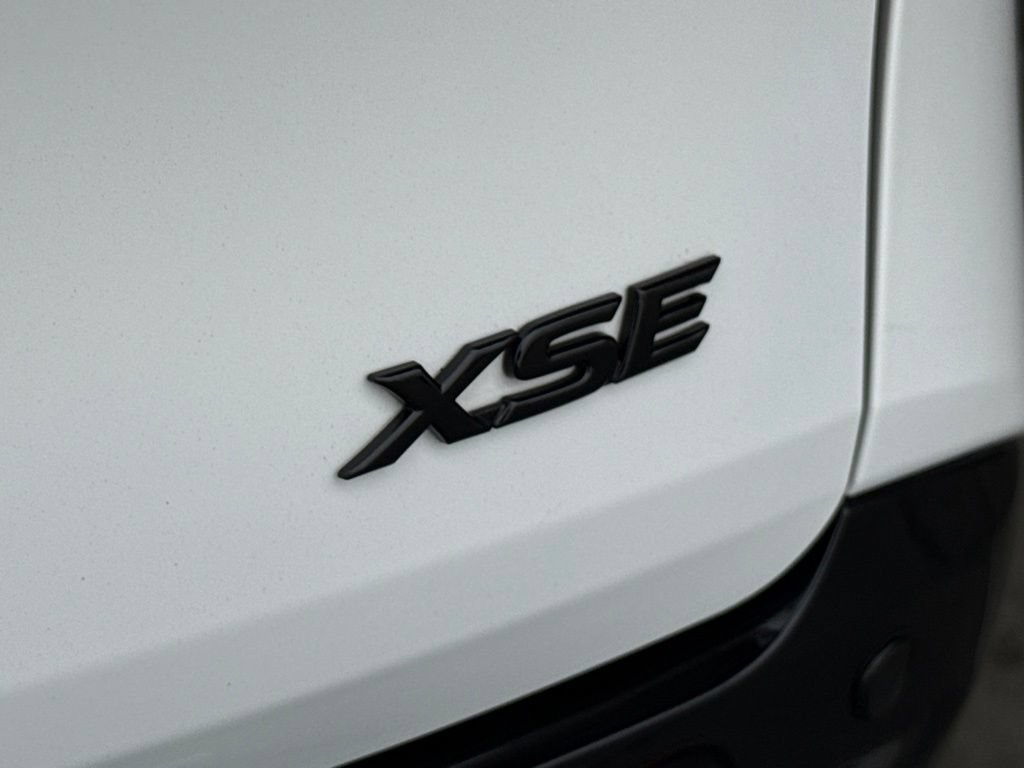 Certified 2025 Toyota Sienna XSE w/ XSE Premium Package AWD/4WD image 17