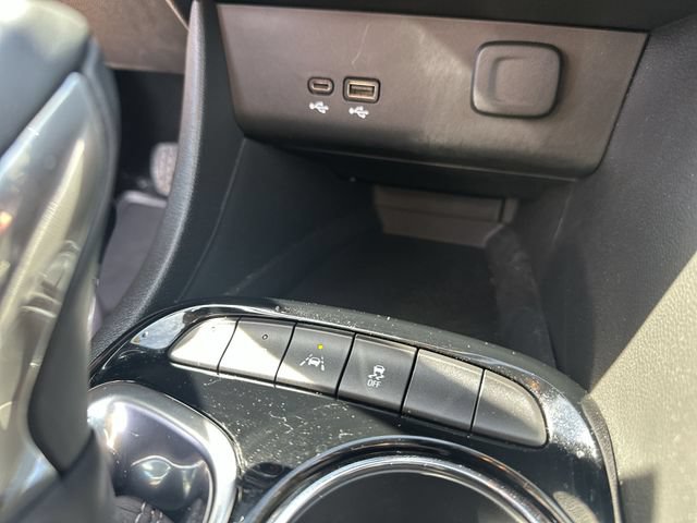Used 2024 Buick Encore GX Preferred AWD/4WD image 38