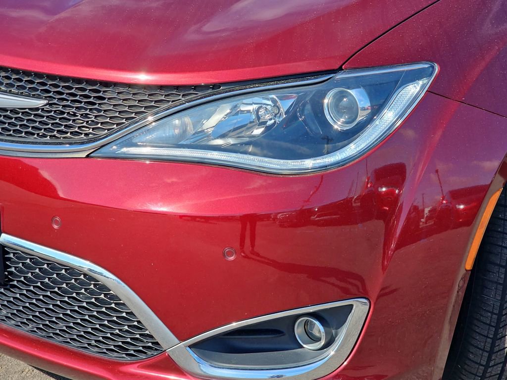 Used 2020 Chrysler Pacifica Limited image 36