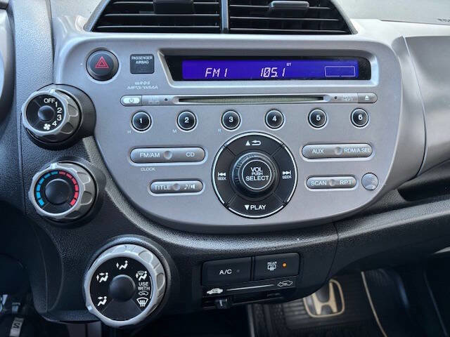 Used 2010 Honda Fit image 6