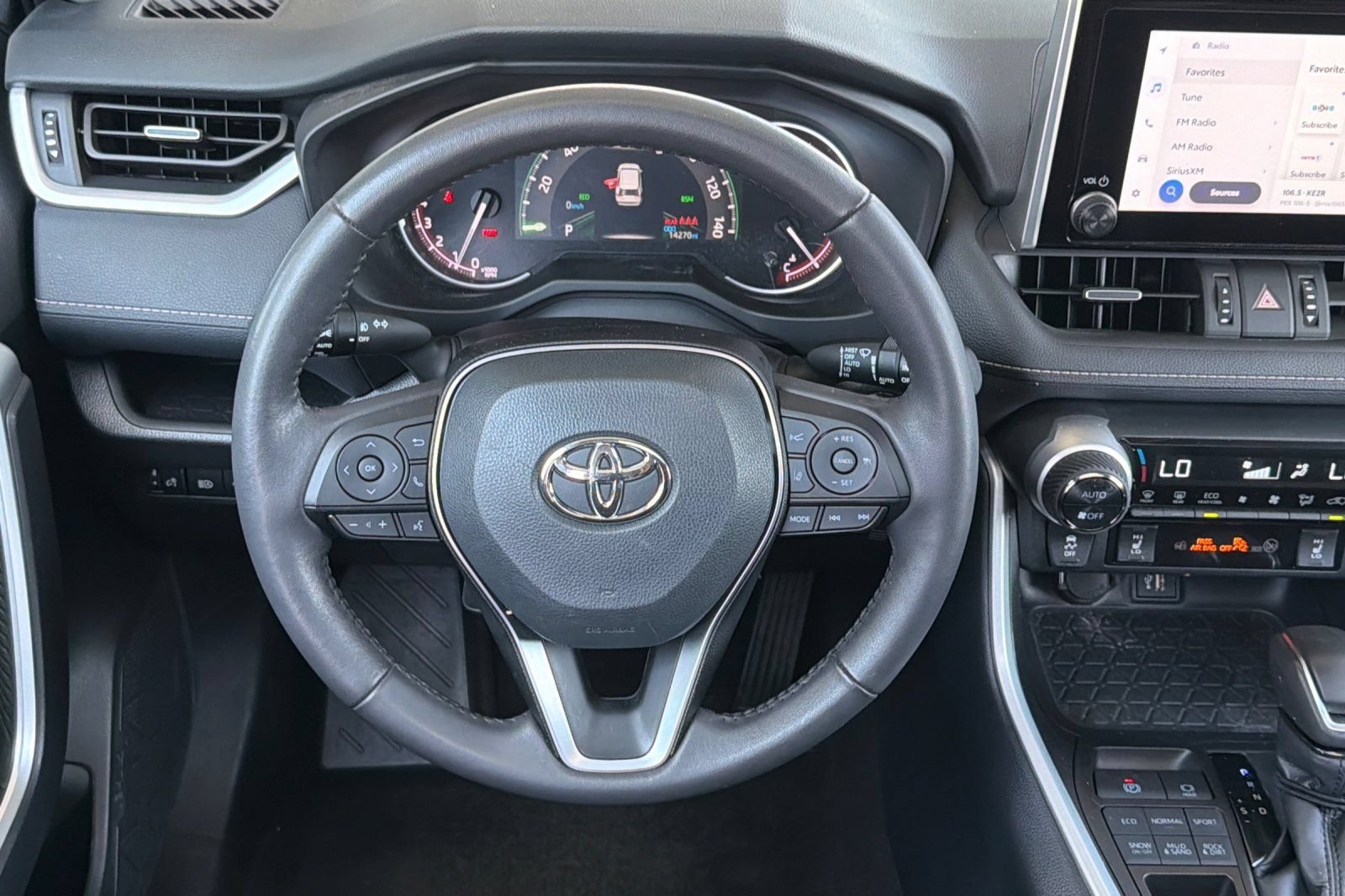 Used 2025 Toyota RAV4 XLE Premium w/ Weather Package AWD/4WD image 18