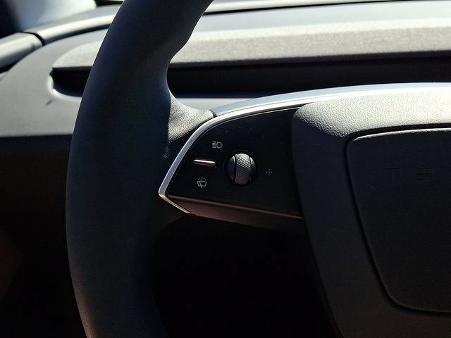 Used 2026 Tesla Model Y 2WD image 25