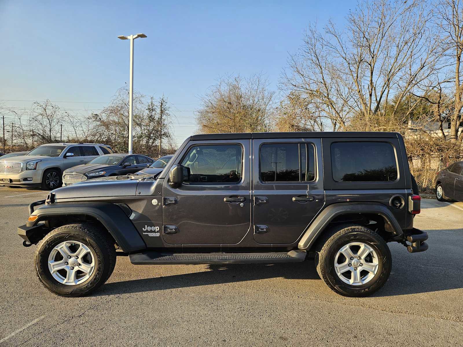 Used 2019 Jeep Wrangler Unlimited Sport S image 4