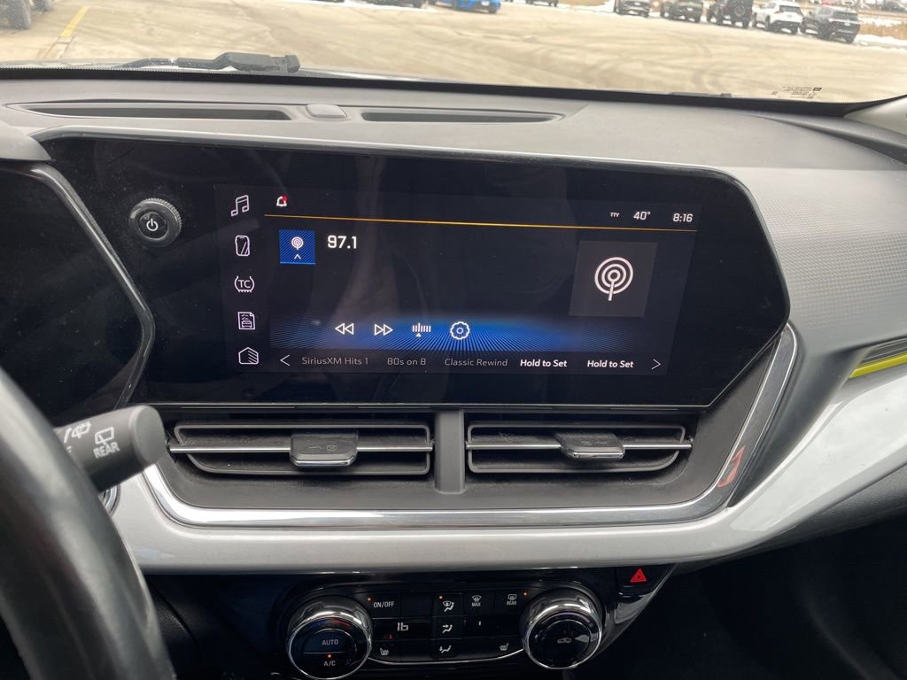 Used 2024 Chevrolet Trax LT w/ Driver Confidence Package FWD image 19