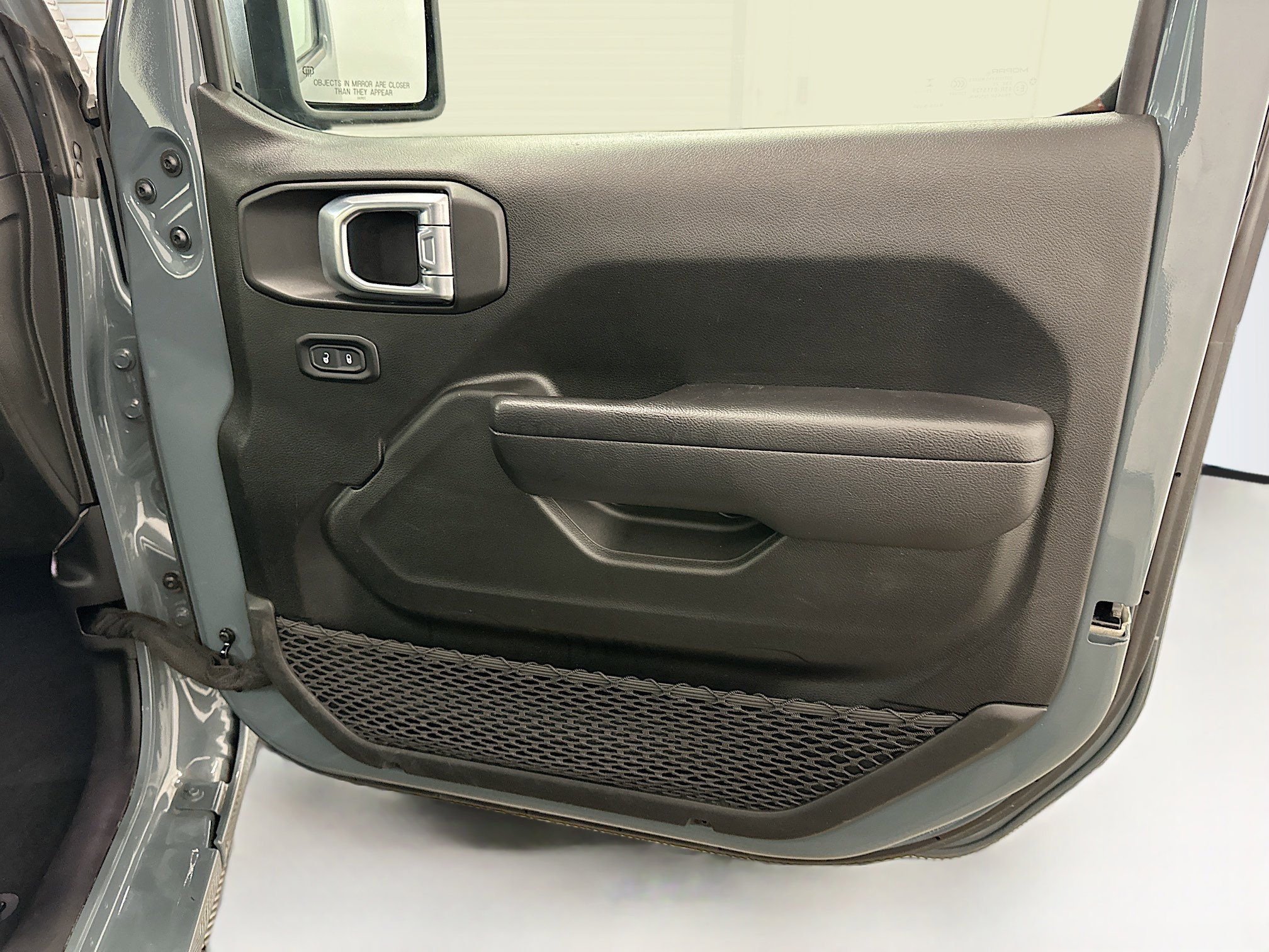 Used 2024 Jeep Wrangler Unlimited w/ Convenience Group AWD/4WD image 32