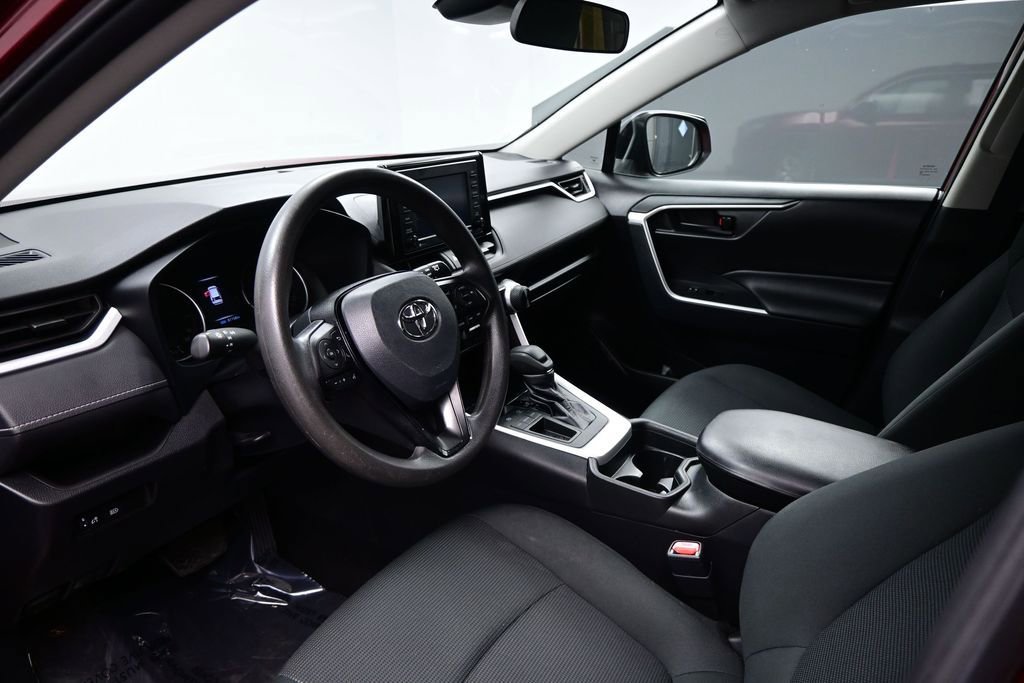 Used 2021 Toyota RAV4 LE w/ Carpet Mat Package (TMS) FWD image 8