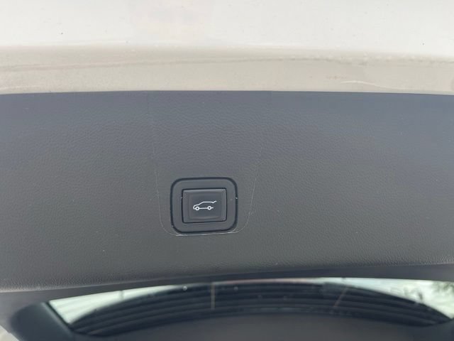 Used 2023 Chevrolet Traverse LT FWD image 38
