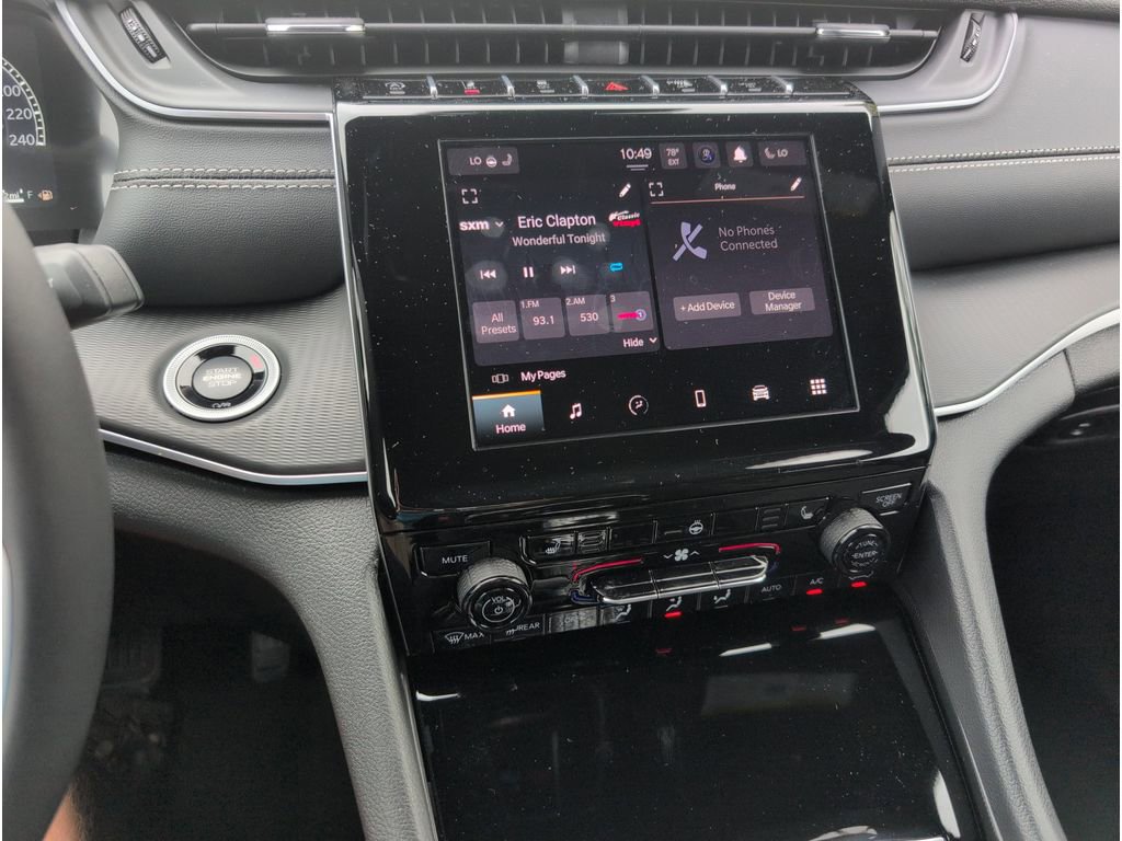 New 2025 Jeep Grand Cherokee Altitude image 13