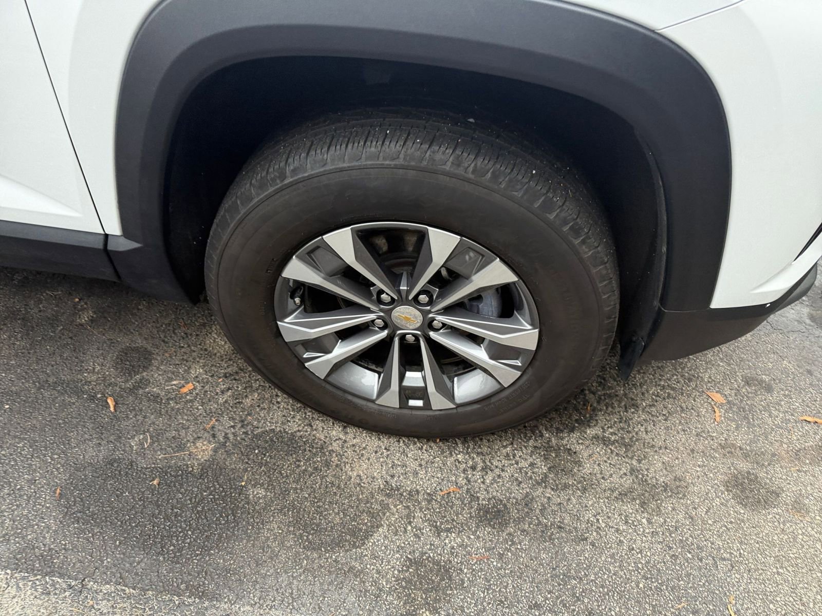 Used 2025 Chevrolet Equinox LT image 30