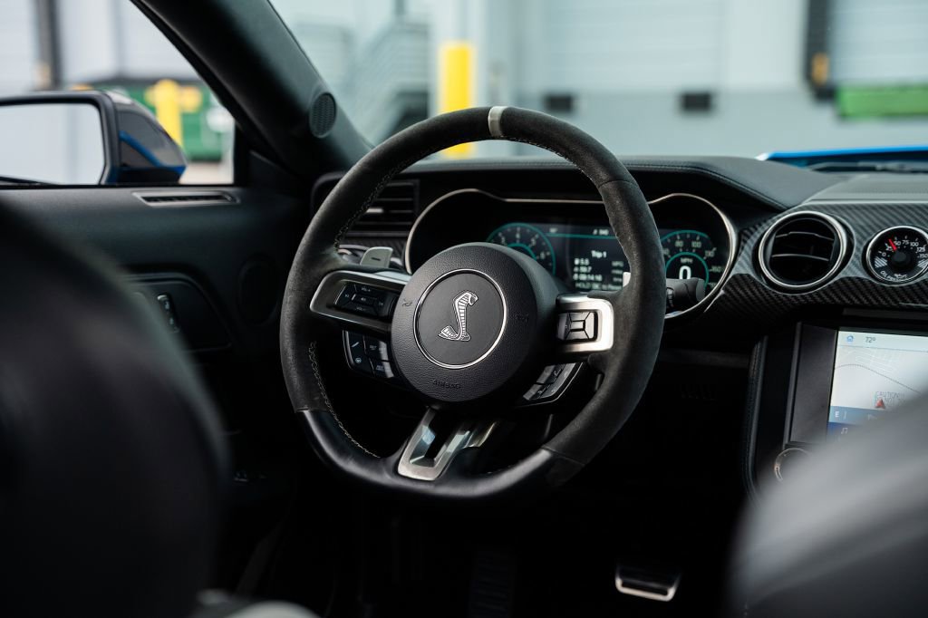 Used 2021 Ford Mustang Shelby GT500 w/ Carbon Fiber Track Pack image 31