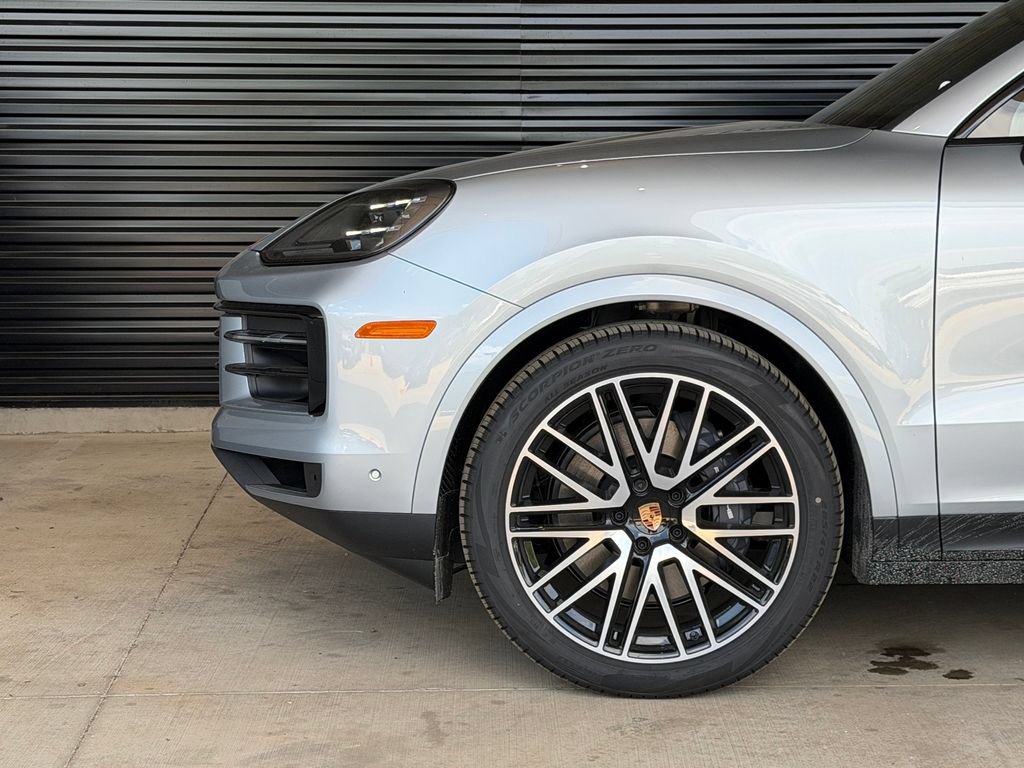 New 2026 Porsche Cayenne Coupe AWD/4WD image 14
