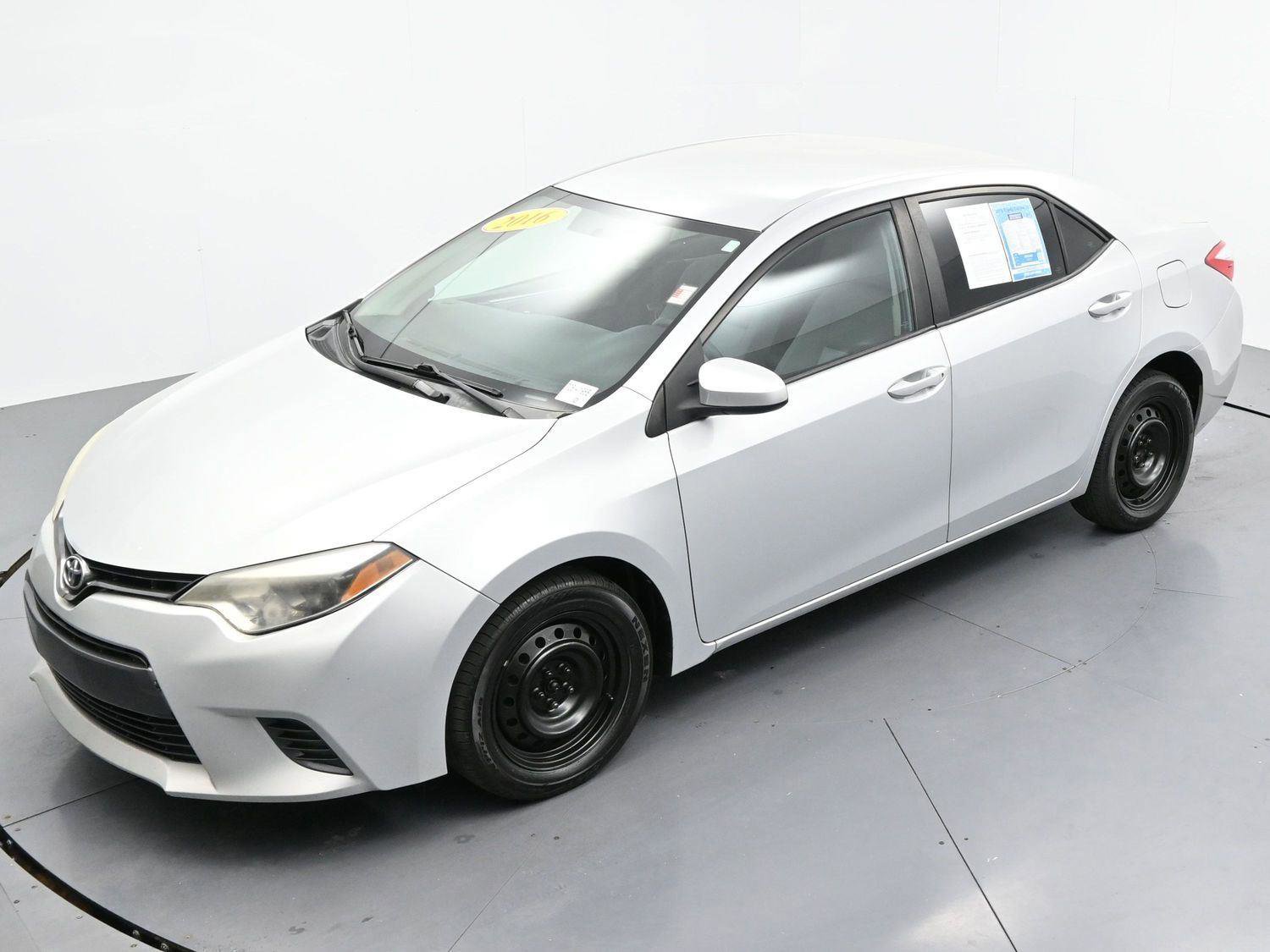 Used 2016 Toyota Corolla LE image 31