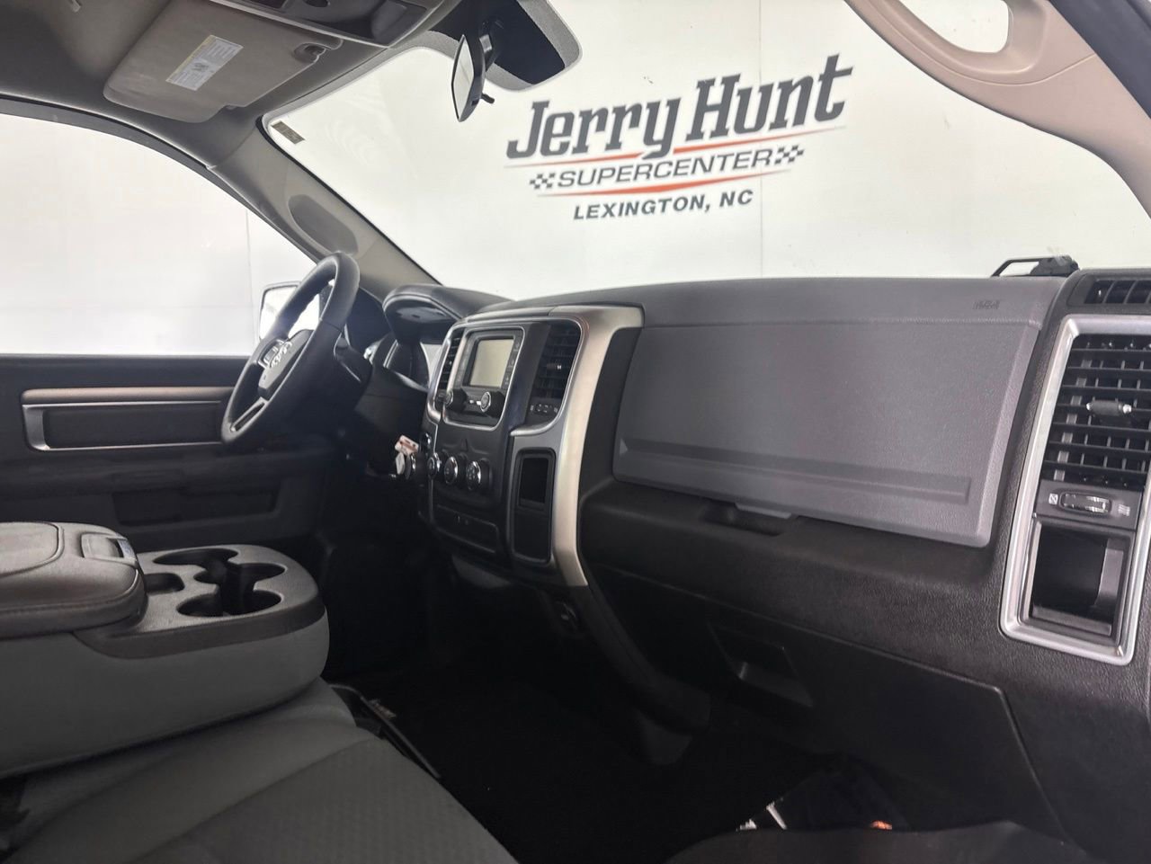 Used 2019 RAM 1500 Classic SLT RWD image 27