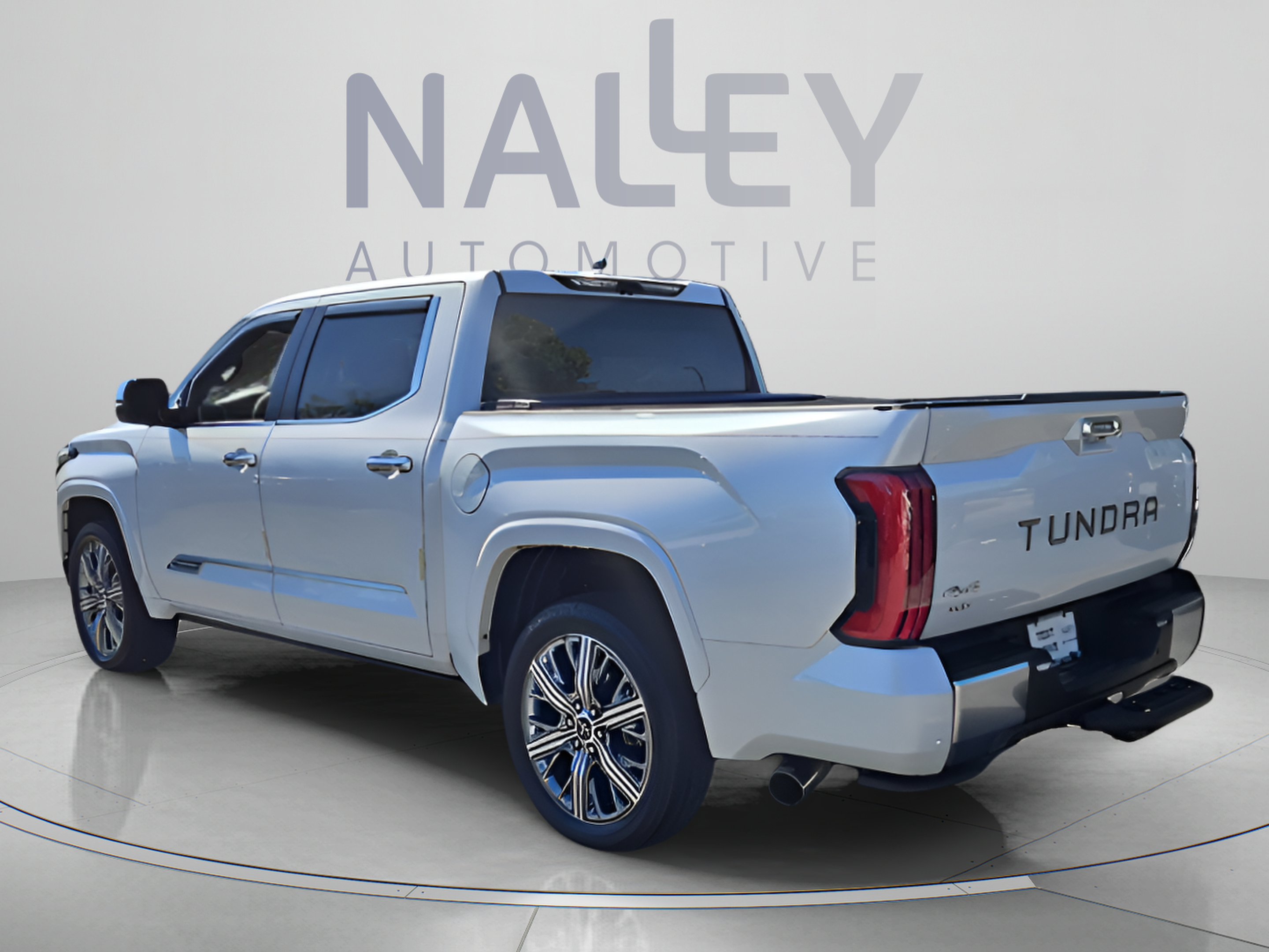 Used 2024 Toyota Tundra Capstone AWD/4WD image 3