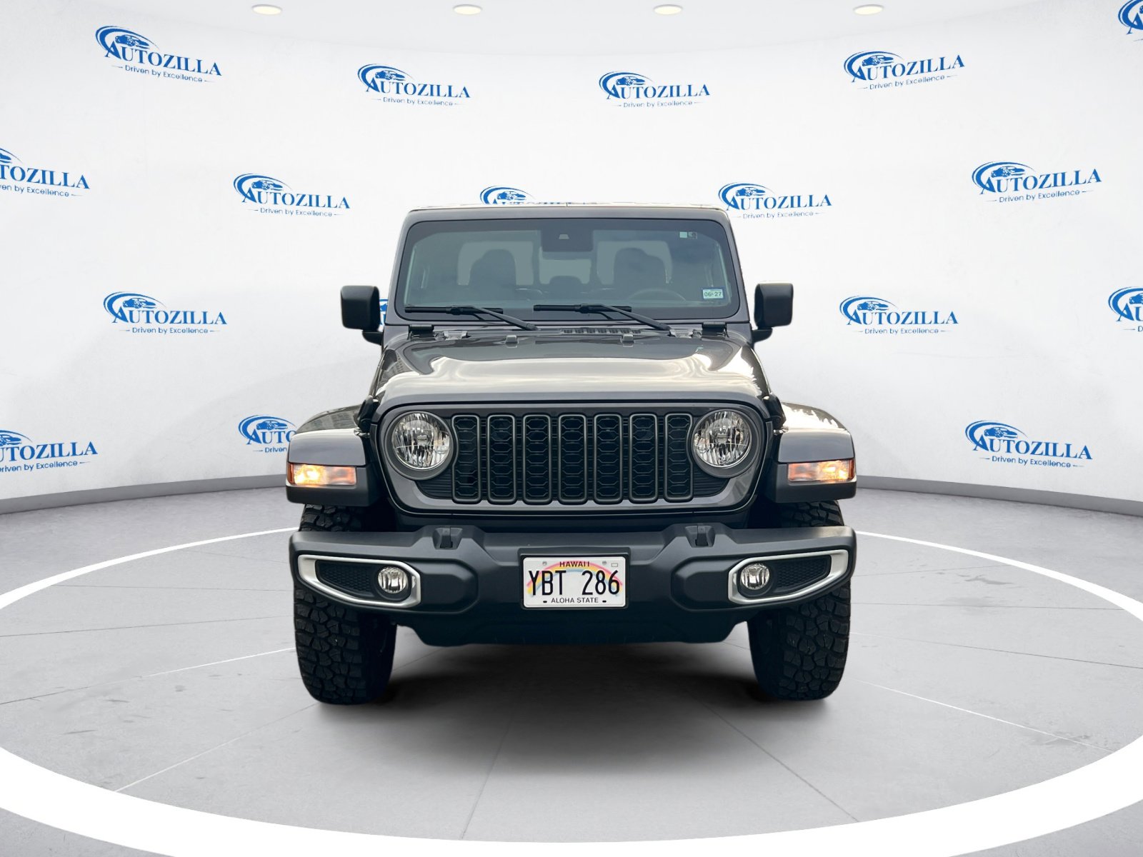 Used 2025 Jeep Gladiator Sport image 8