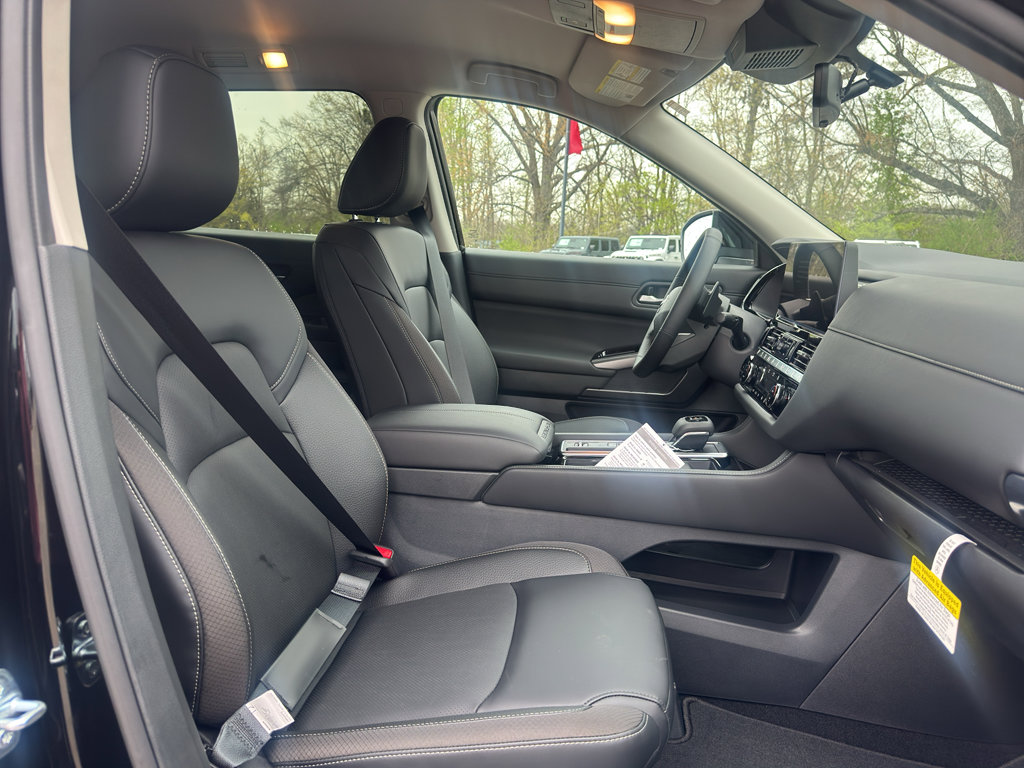 New 2026 Nissan Pathfinder SL image 17
