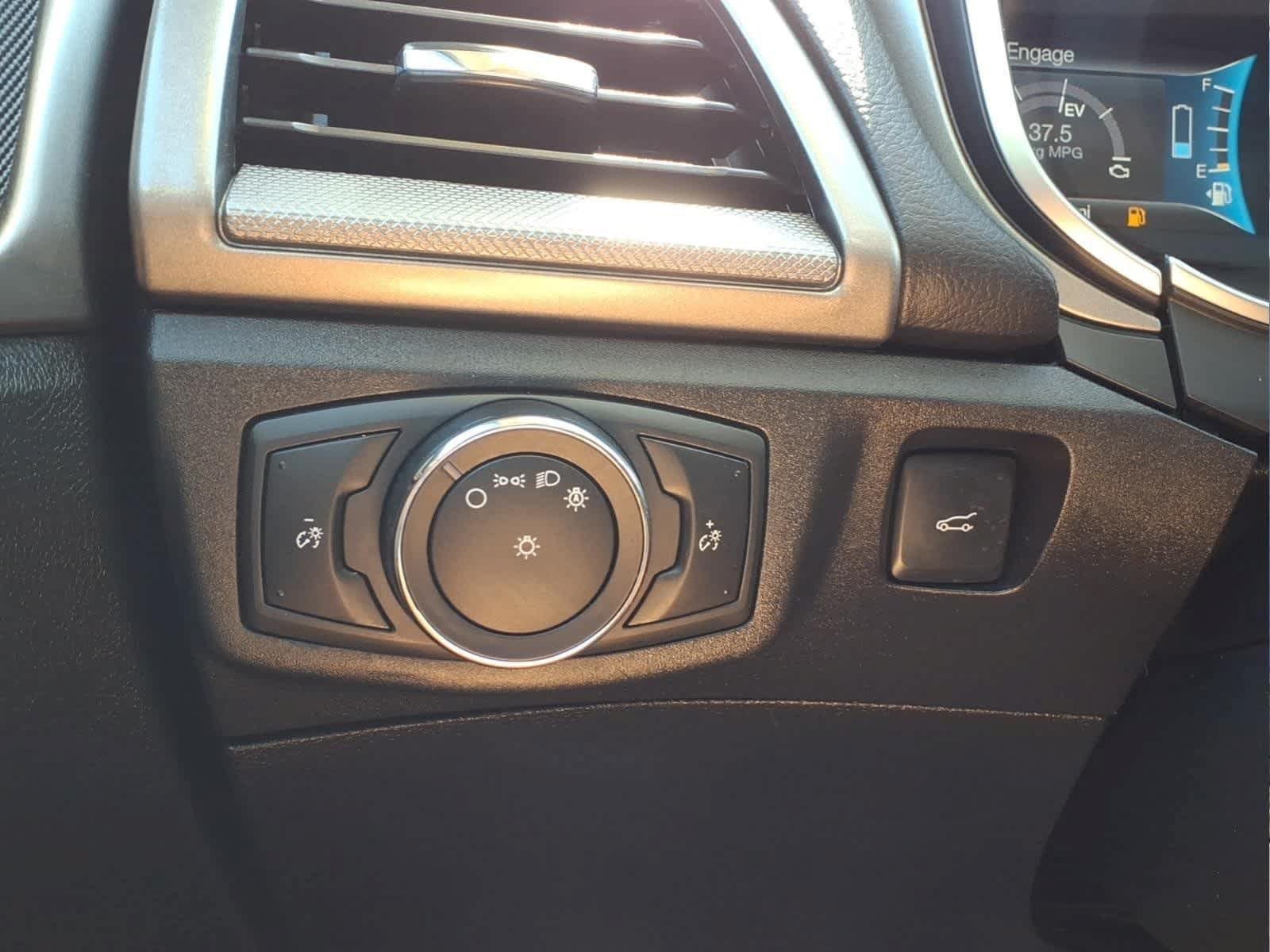 Used 2018 Ford Fusion S FWD image 23