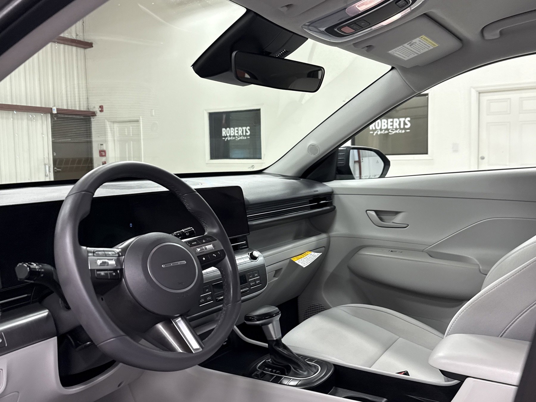 Used 2025 Hyundai Kona SEL image 6