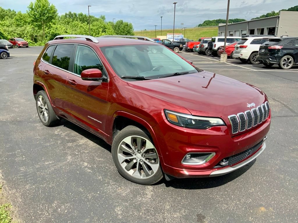 Used 2019 Jeep Cherokee Overland w/ Technology Group AWD/4WD image 3