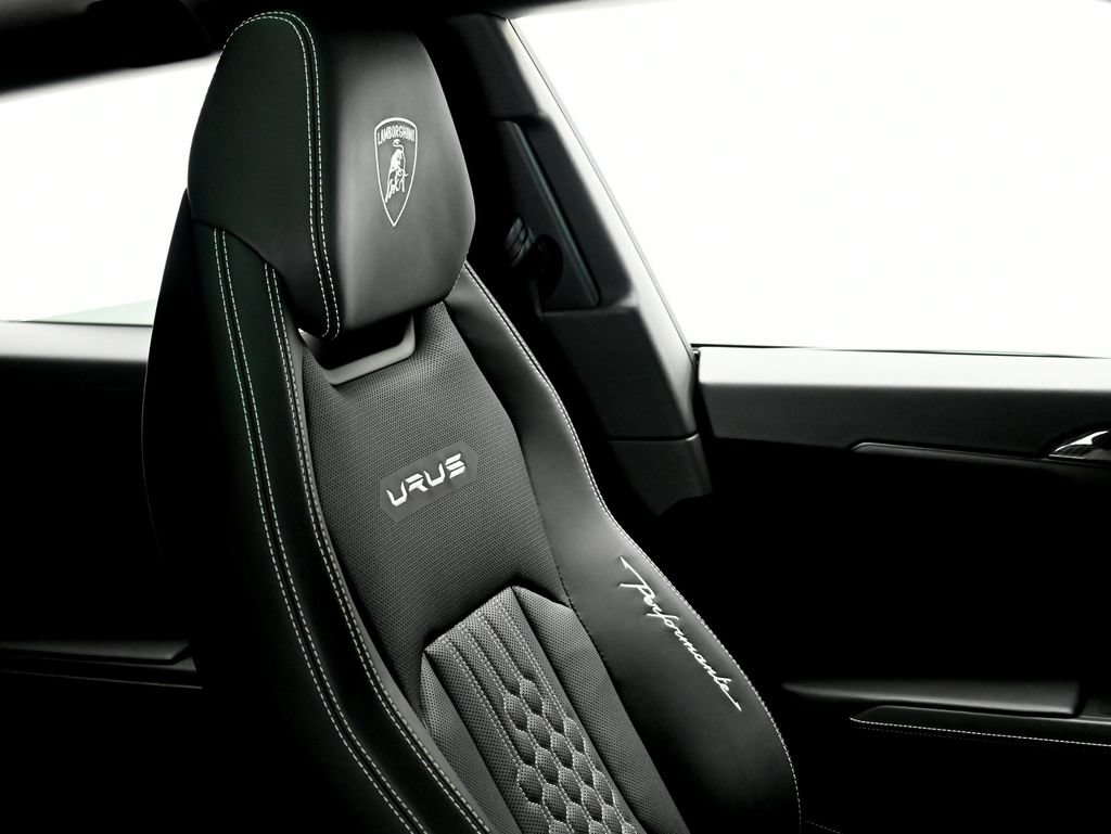 Used 2024 Lamborghini Urus Performante AWD/4WD image 21
