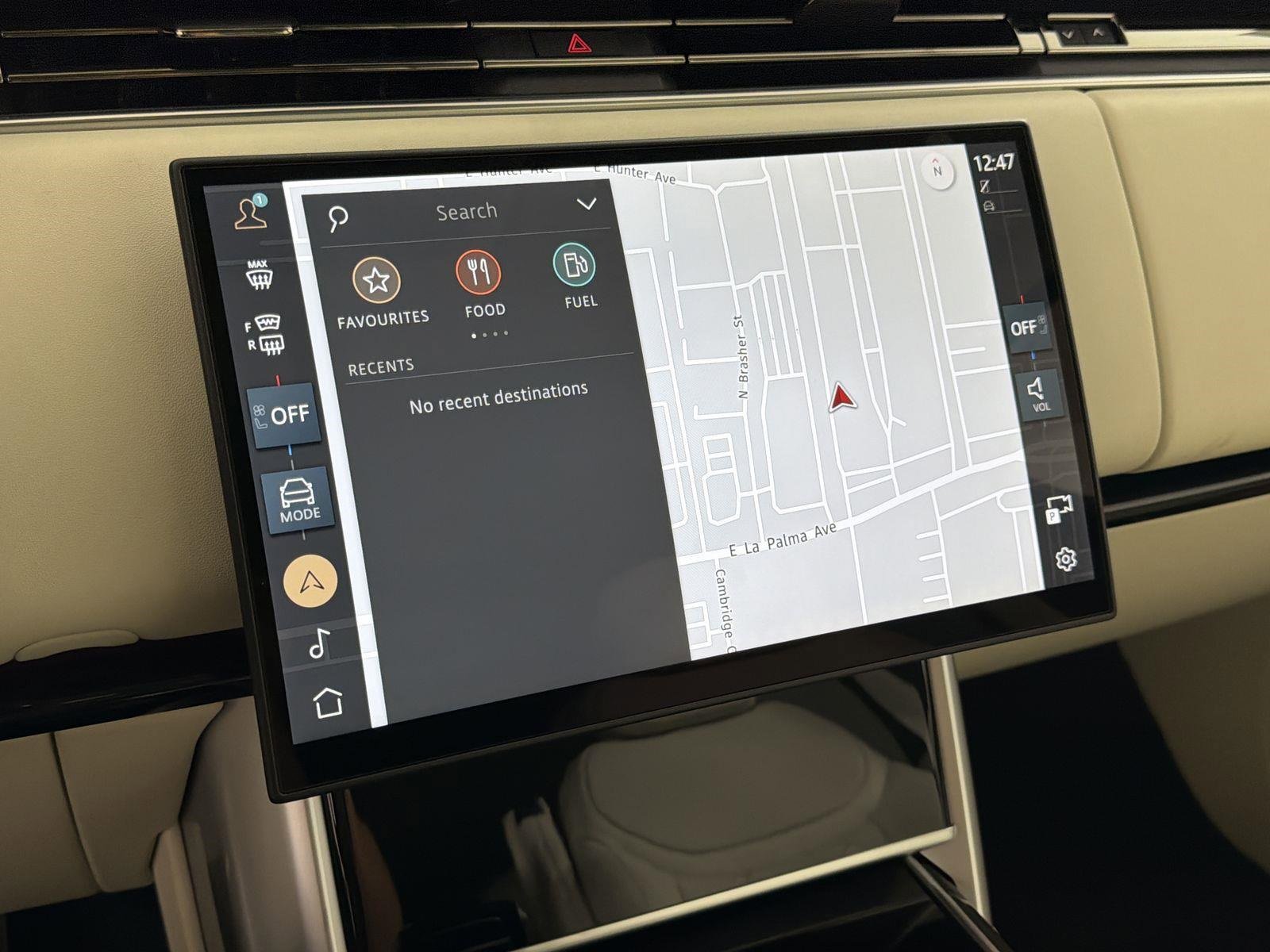 New 2025 Land Rover Range Rover SE image 14