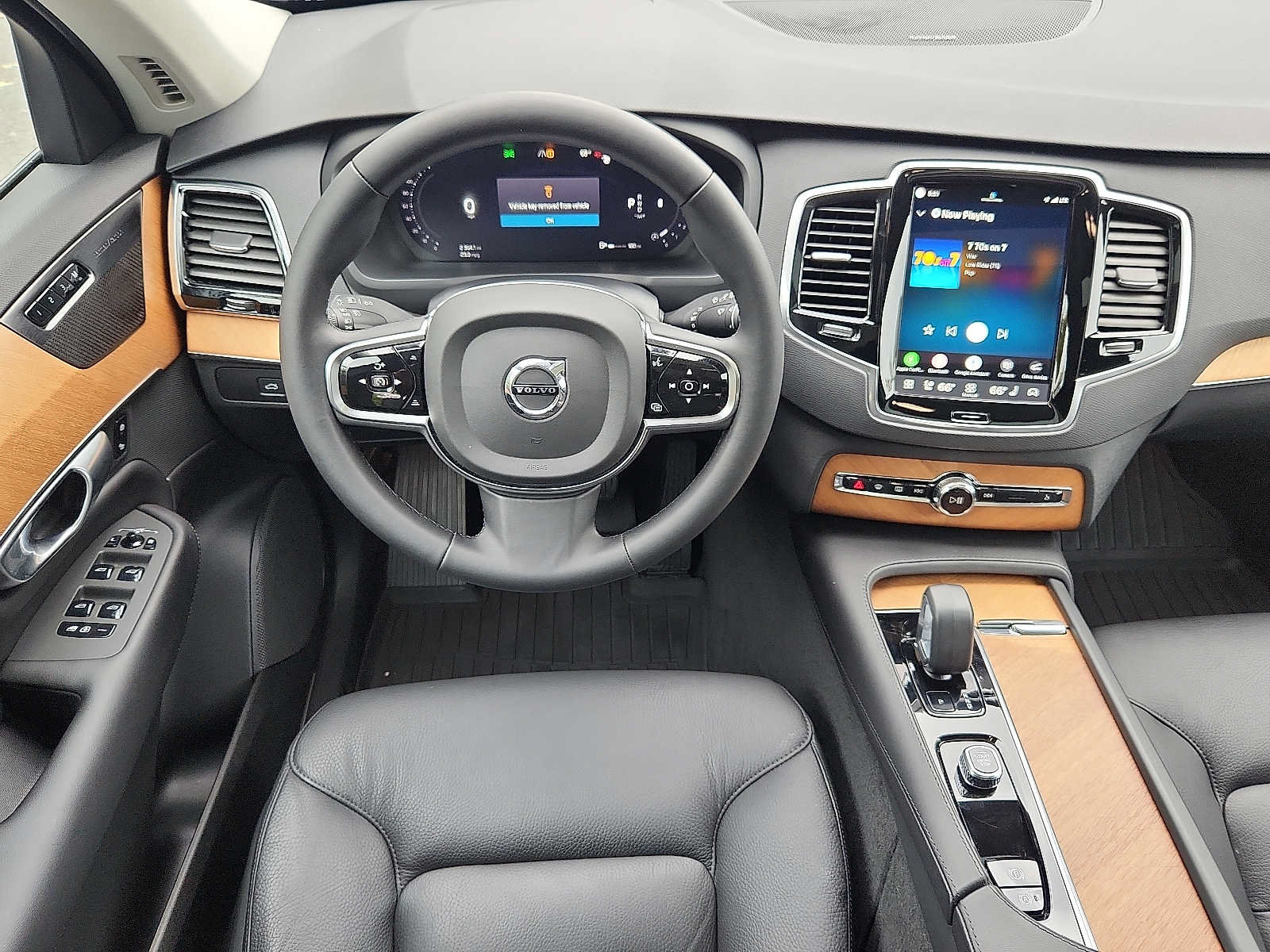 Certified 2024 Volvo XC90 B6 Plus w/ Protection Package Premier AWD/4WD image 11