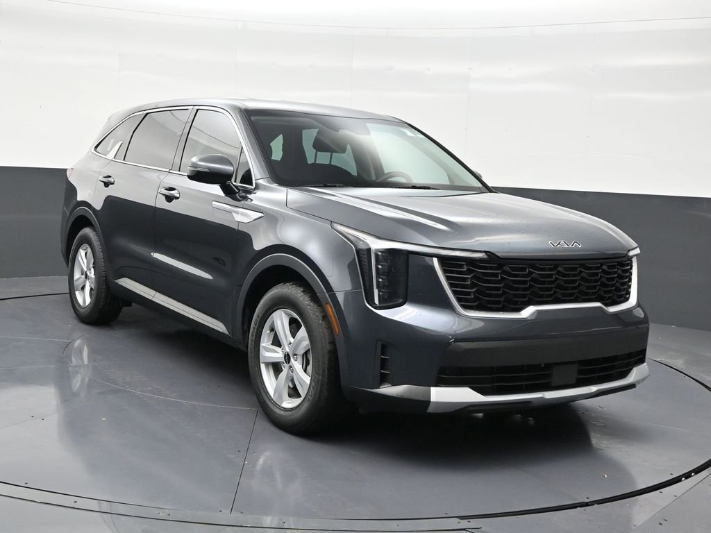 Used 2024 Kia Sorento LX image 7