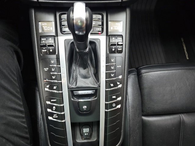 Used 2021 Porsche Macan image 8