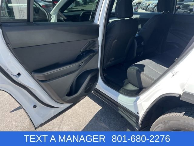 Used 2026 Jeep Cherokee Laredo AWD/4WD image 26