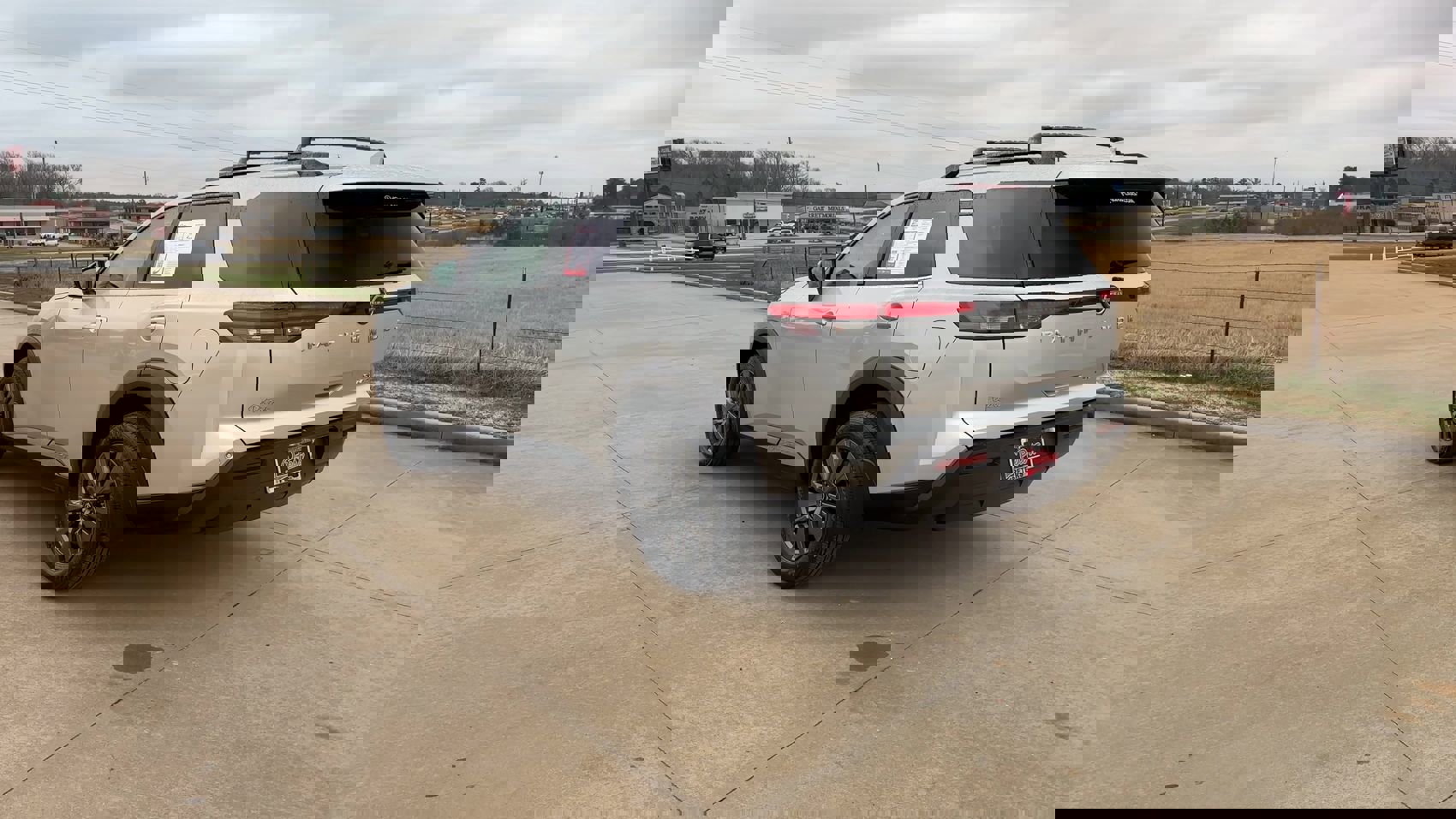 Used 2024 Nissan Pathfinder SV image 6