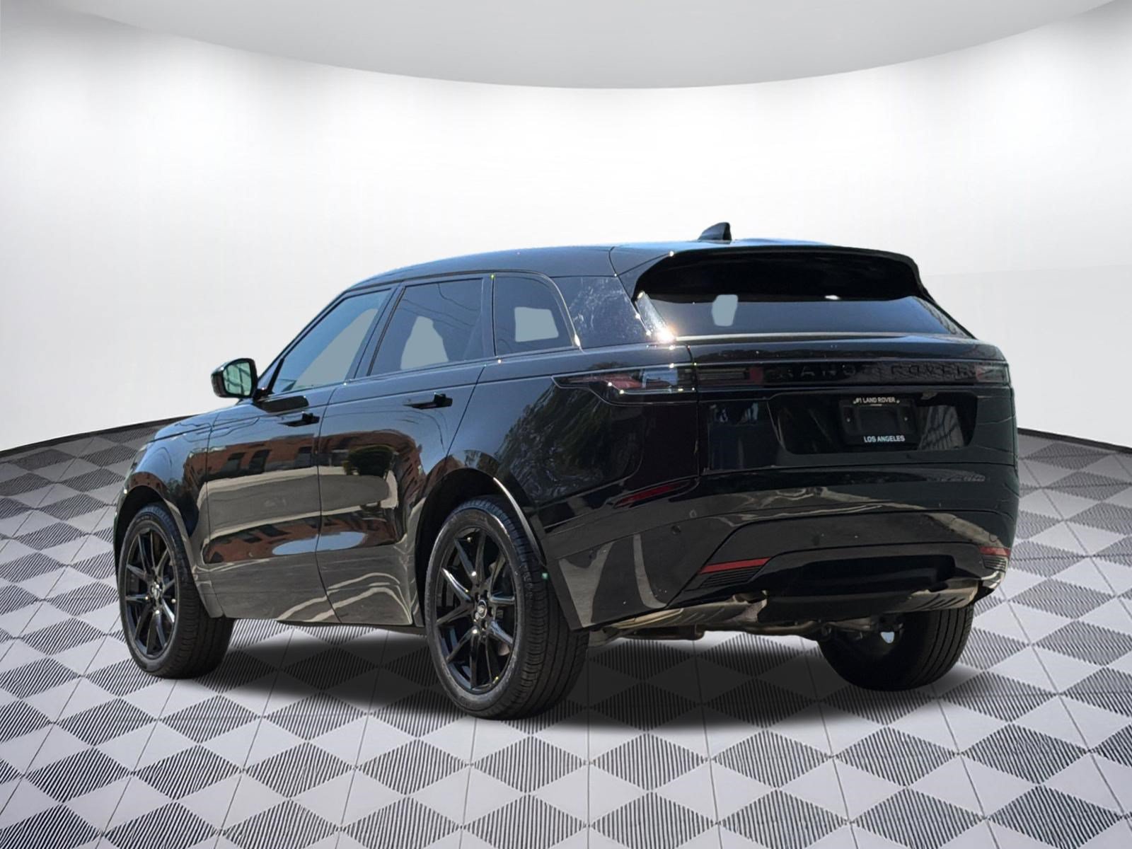Certified 2026 Land Rover Range Rover Velar Dynamic SE AWD/4WD image 3