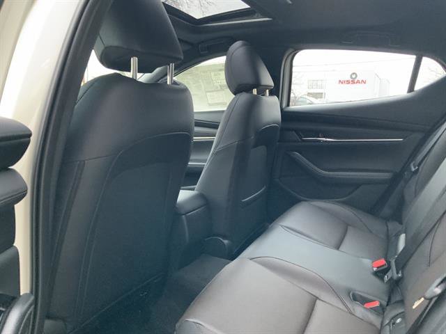 New 2026 MAZDA MAZDA3 Hatchback w/Premium Plus Pkg image 7