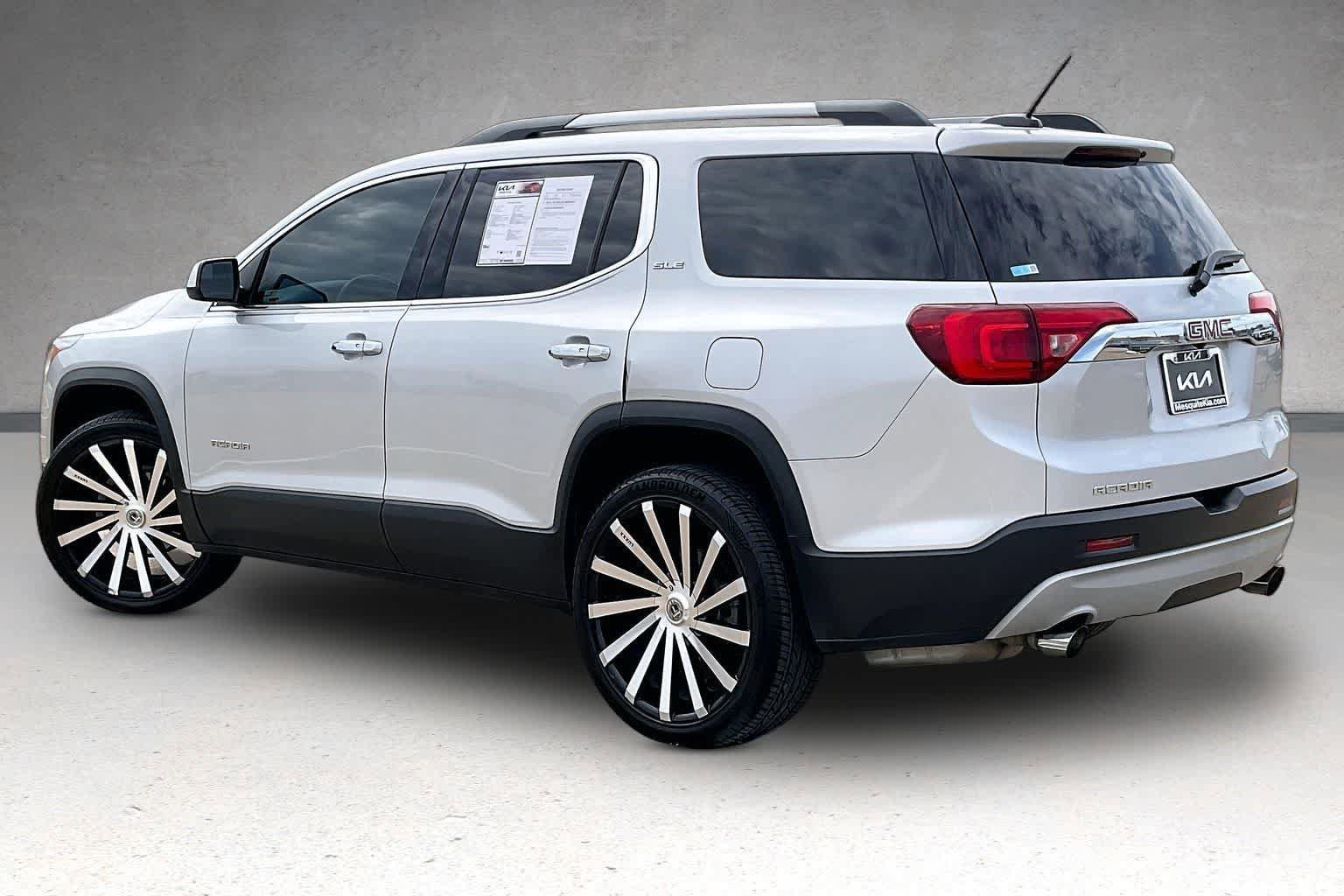 Used 2018 GMC Acadia SLE FWD image 4