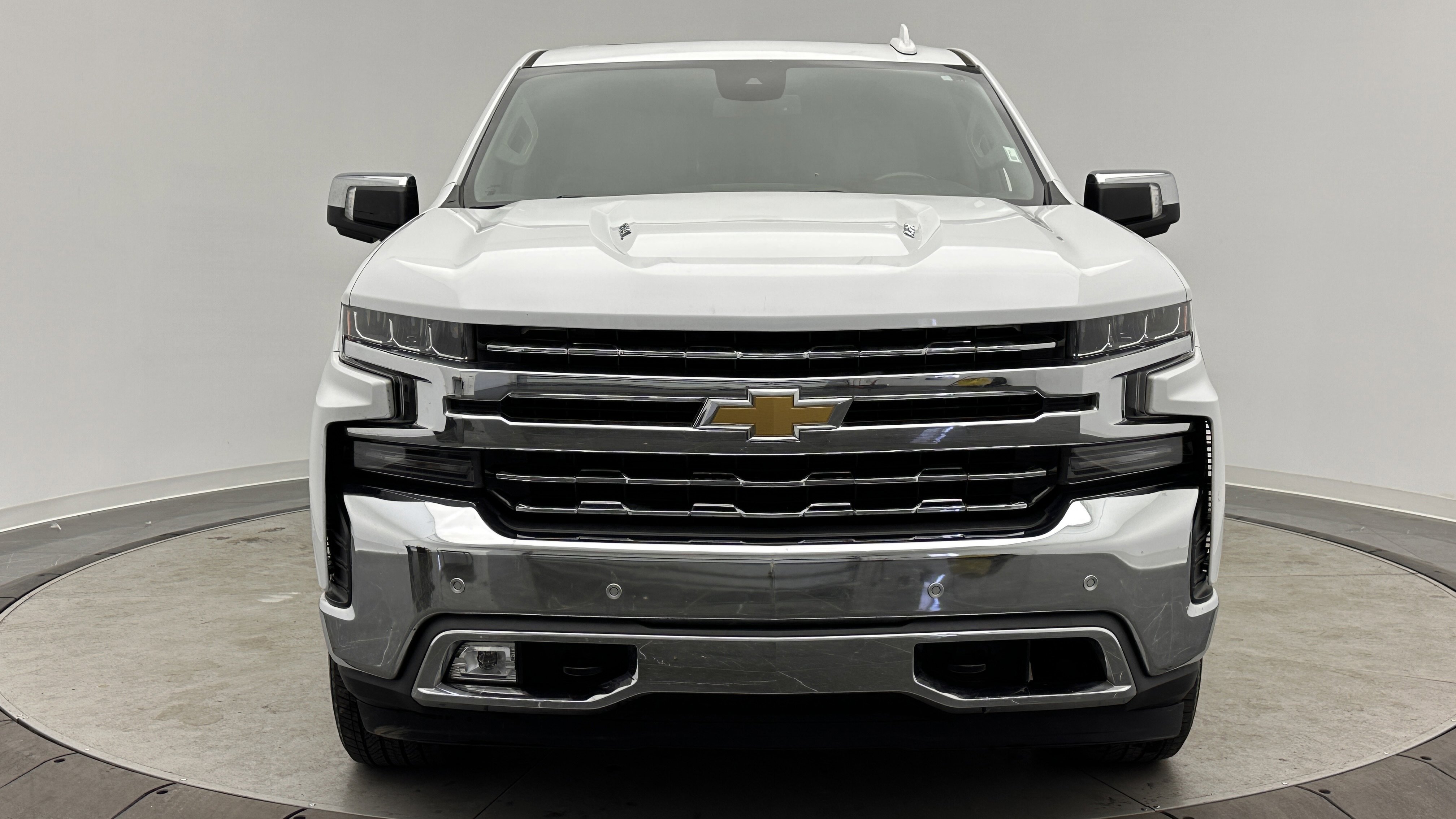 Used 2022 Chevrolet Silverado 1500 LTZ w/ LTZ Premium Package AWD/4WD image 2