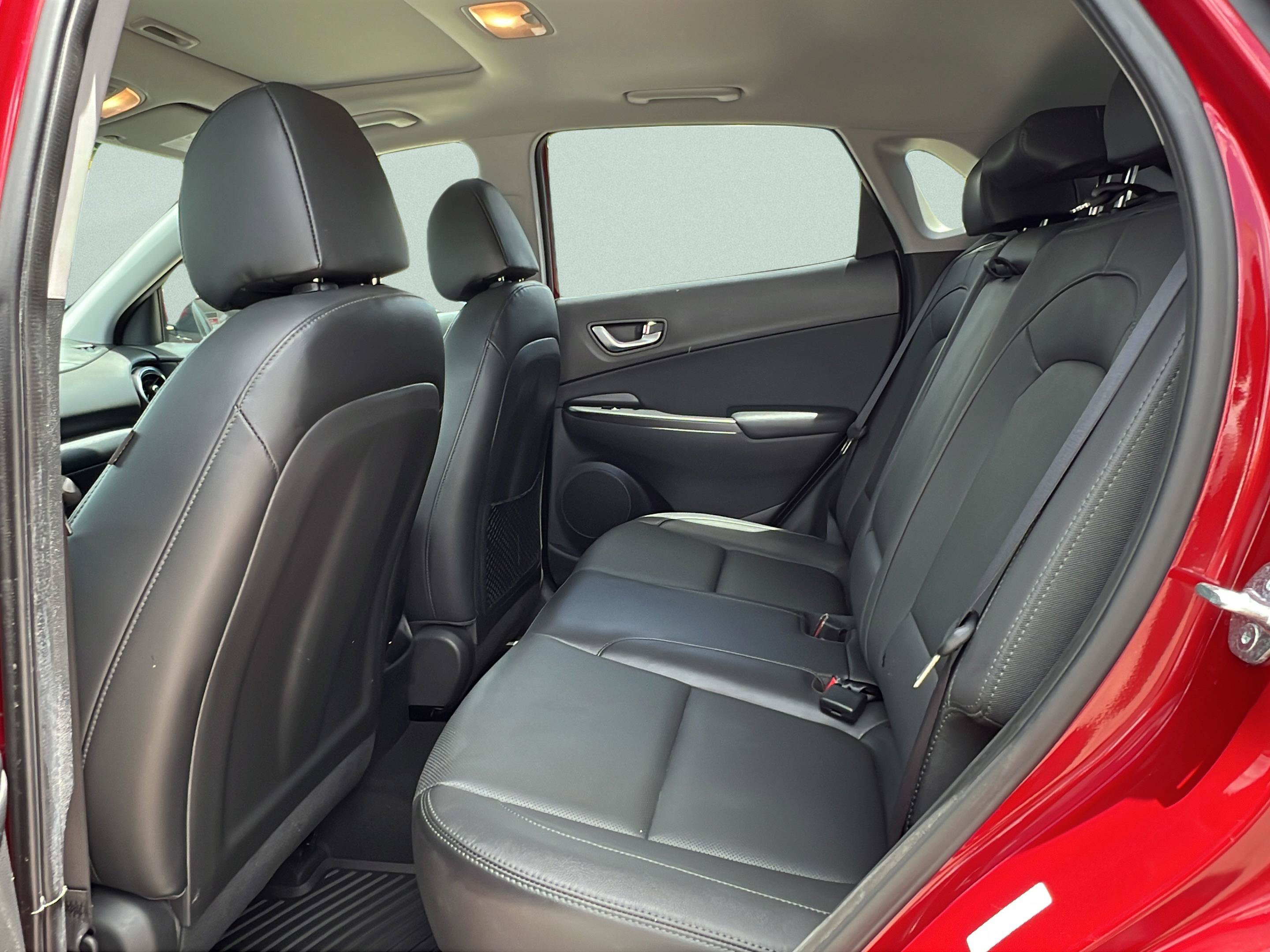 Certified 2023 Hyundai Kona Limited FWD image 10