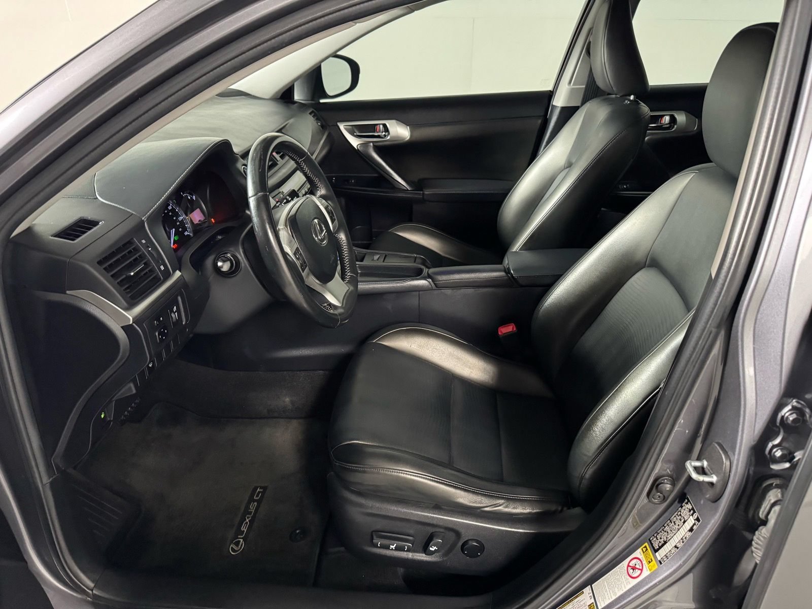 Used 2013 Lexus CT 200h FWD image 14