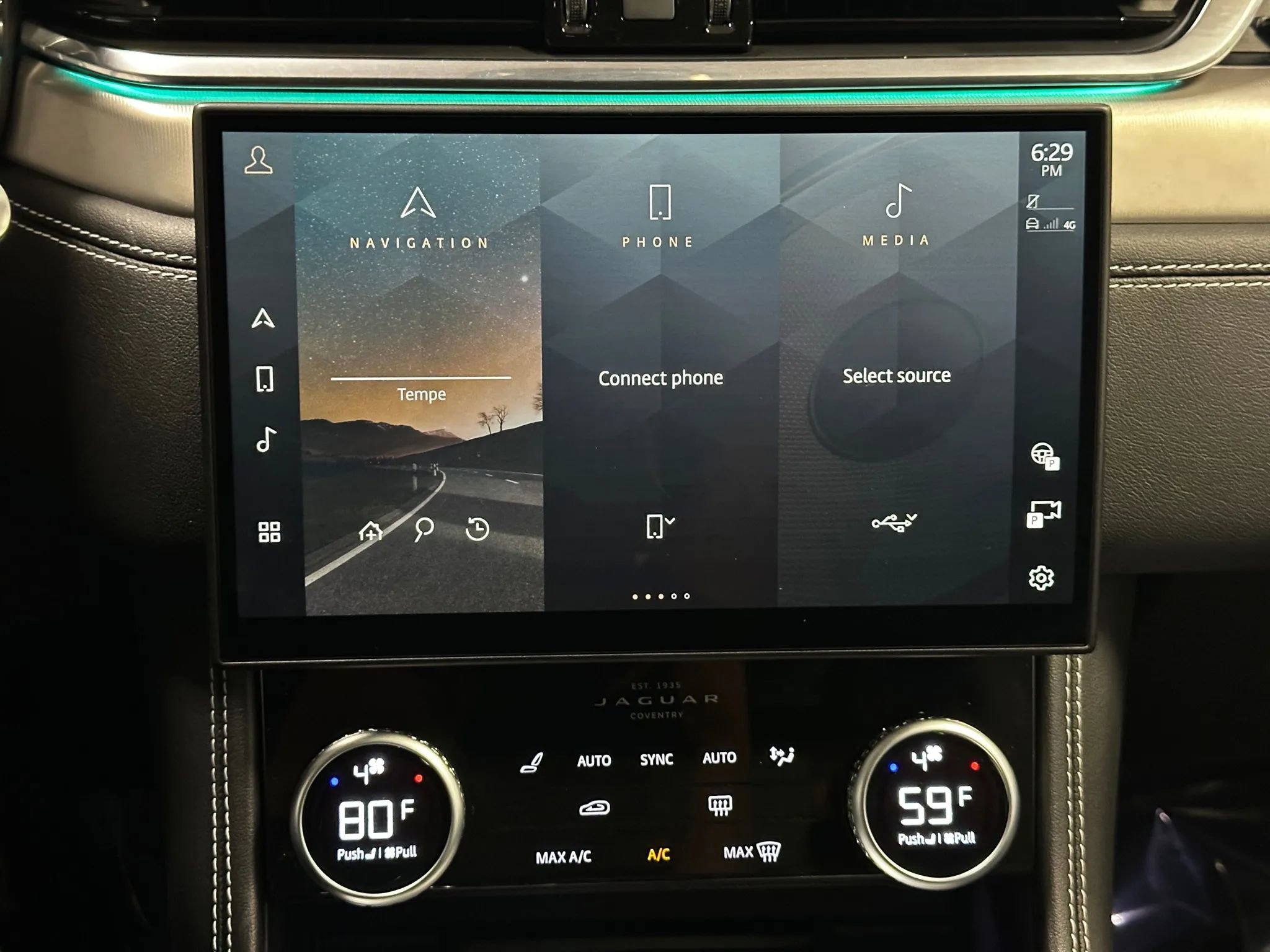 Used 2025 Jaguar F-PACE R-Dynamic S image 33