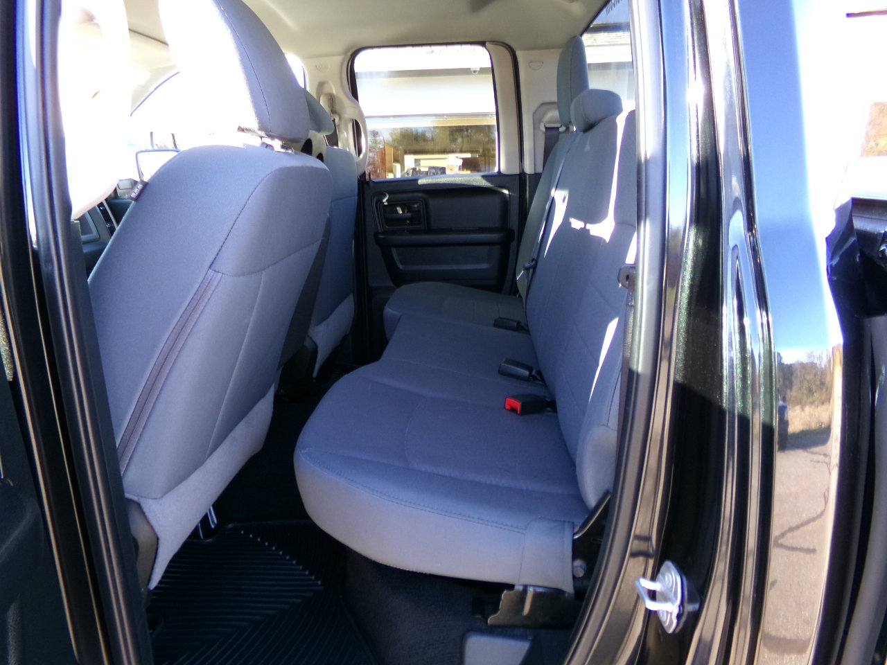 Used 2018 RAM 1500 Express w/ Express Value Package image 9