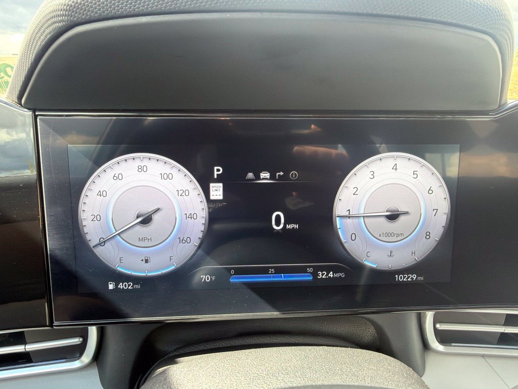 Certified 2025 Hyundai Elantra Limited FWD image 22