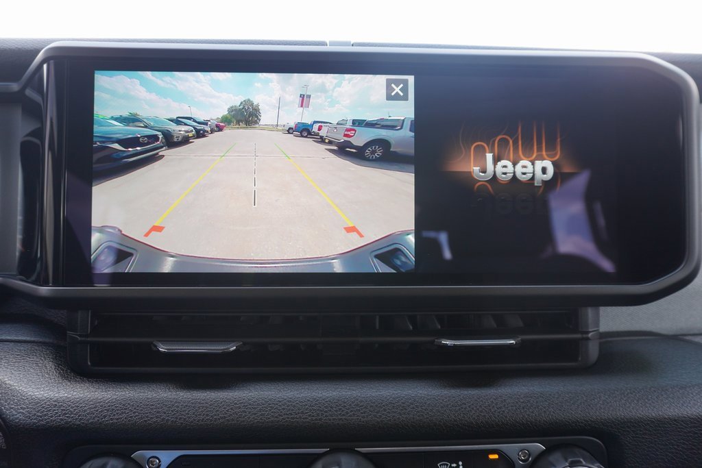 Used 2024 Jeep Gladiator Sport image 13