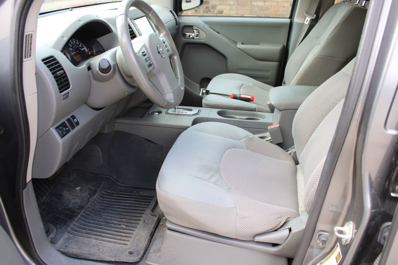 Used 2020 Nissan Frontier SV w/ Midnight Edition Floor Mats image 14