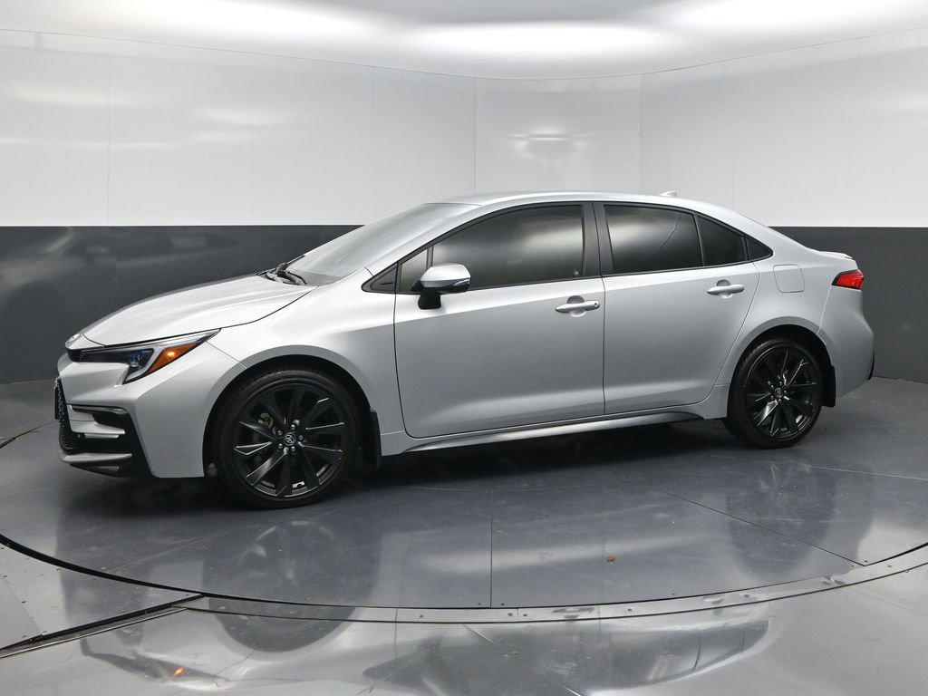 Used 2026 Toyota Corolla SE image 3