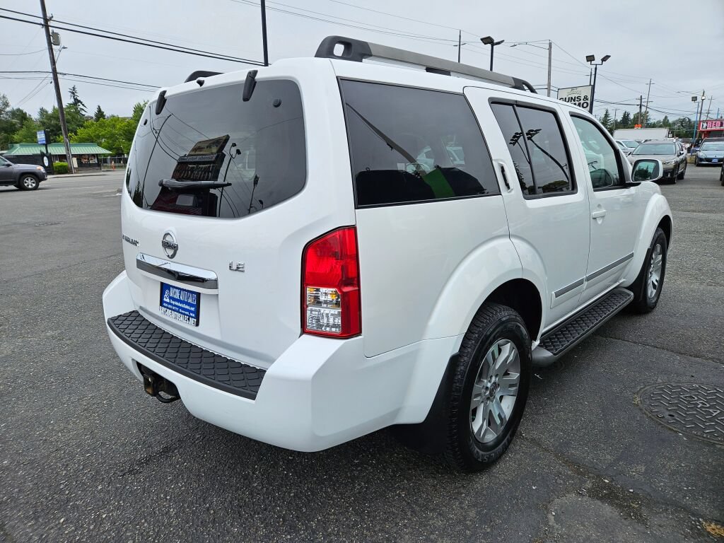 Used 2008 Nissan Pathfinder LE AWD/4WD image 5