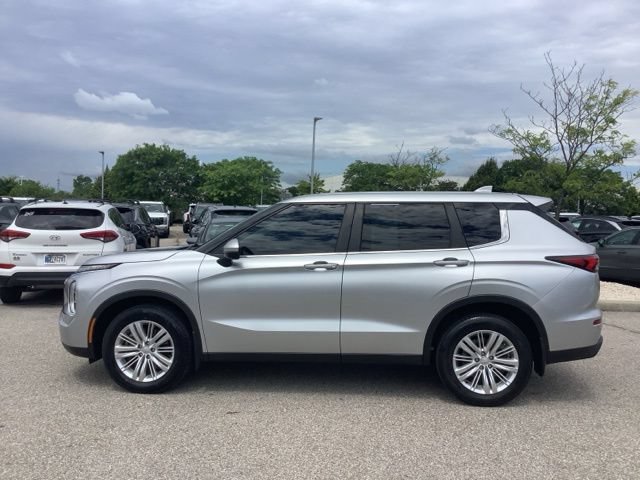 Used 2022 Mitsubishi Outlander ES FWD image 8